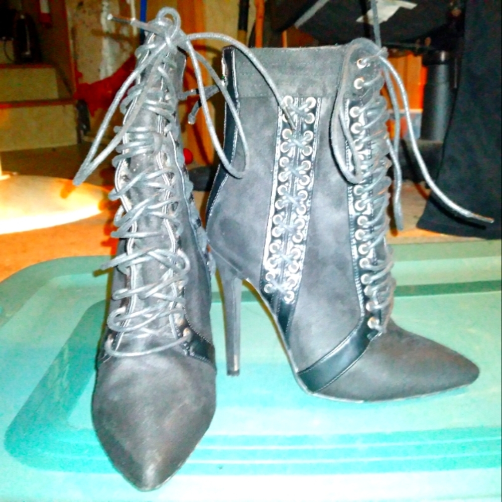 High heel boots